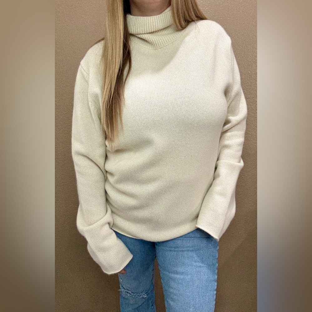 Cashmere Banana Republic Cream Turtleneck Sweater